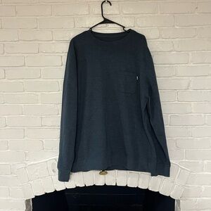 Men’s extra large vuori long sleeve shirt